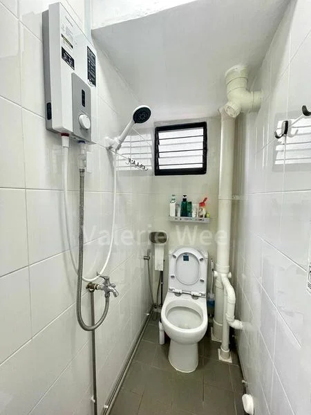 Room (HDB) for Rent in 410 Pandan Gardens - Image 6