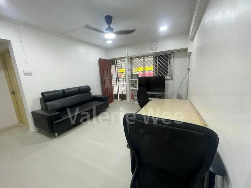 Room (HDB) for Rent in 410 Pandan Gardens - Image 2