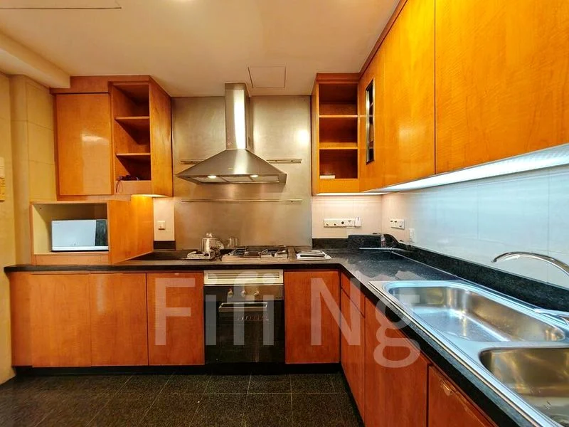 4 Bed Condo for Rent in  Grange 70 - Image 2