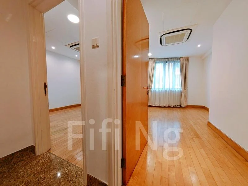 4 Bed Condo for Rent in  Grange 70 - Image 11