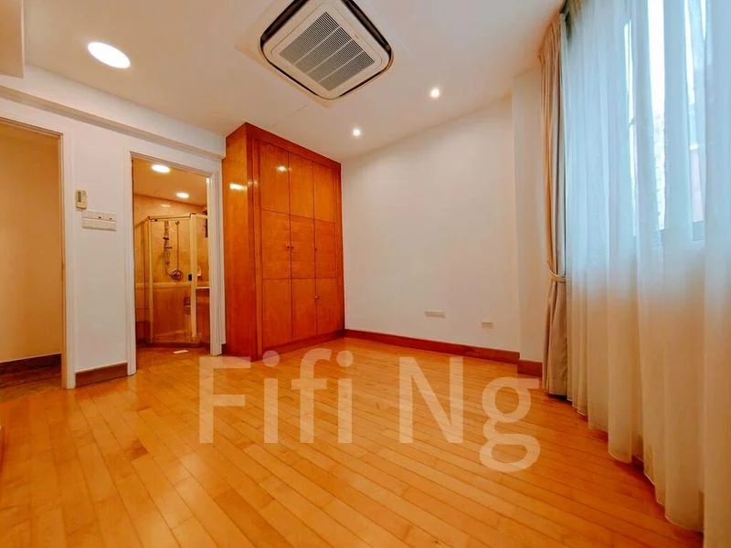4 Bed Condo for Rent in  Grange 70 - Image 7