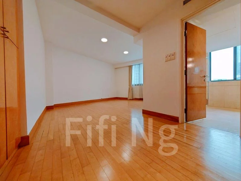 4 Bed Condo for Rent in  Grange 70 - Image 14