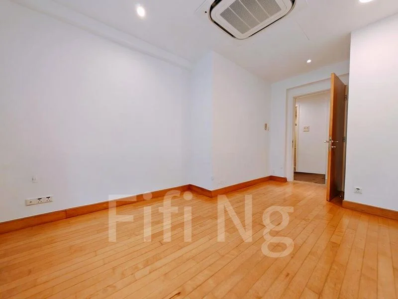 4 Bed Condo for Rent in  Grange 70 - Image 9