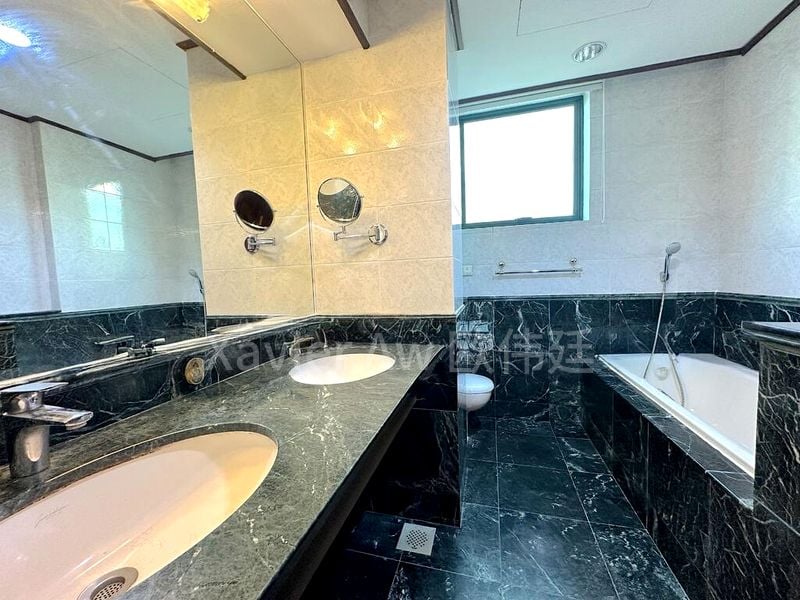 3 Bed Condo for Sale in  Pebble Bay - Image 10