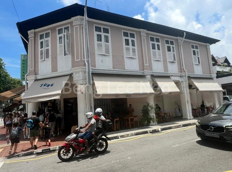 Shop / Shophouse for Sale: East Coast Road, Freehold, High Traffic - Image 2