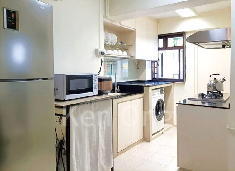 Master Room (HDB) for Rent in  4 Everton Park - Image 4