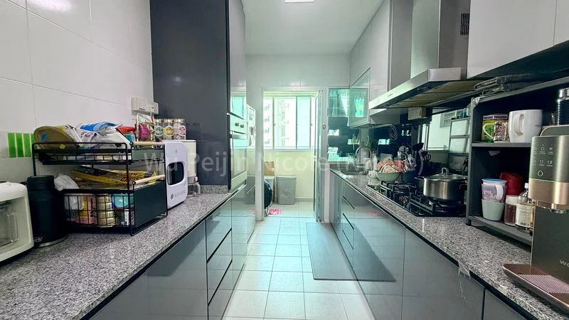 5 Room (5I) HDB for Sale in 329B Anchorvale Street - Image 3