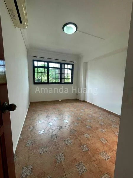 5 Room (5I) HDB for Rent in  298 Yishun Street 20 - Image 7
