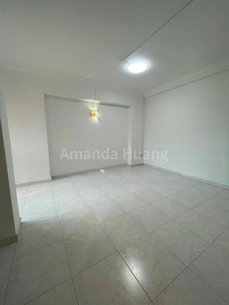 5 Room (5I) HDB for Rent in  298 Yishun Street 20 - Image 5