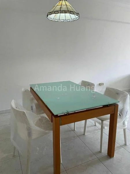 5 Room (5I) HDB for Rent in  298 Yishun Street 20 - Image 2