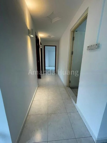 5 Room (5I) HDB for Rent in  298 Yishun Street 20 - Image 3