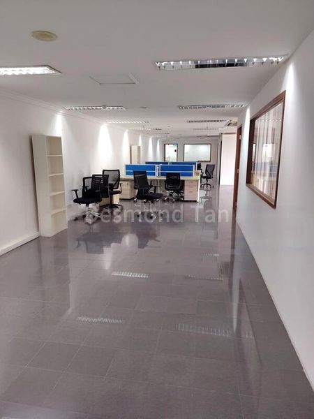 Light Industrial (B1) for Rent: Apico Industrial Building - Image 3