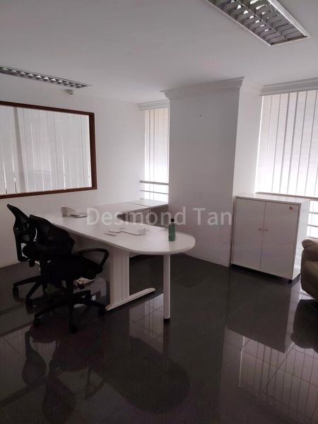 Light Industrial (B1) for Rent: Apico Industrial Building - Image 10