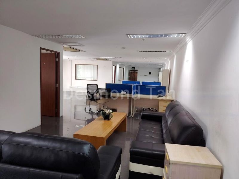 Light Industrial (B1) for Rent: Apico Industrial Building - Image 8