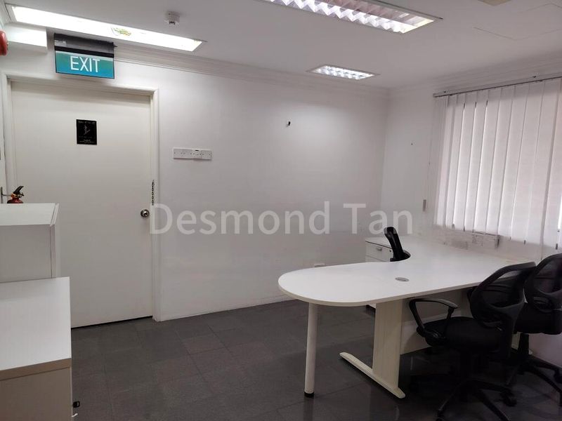 Light Industrial (B1) for Rent: Apico Industrial Building - Image 4