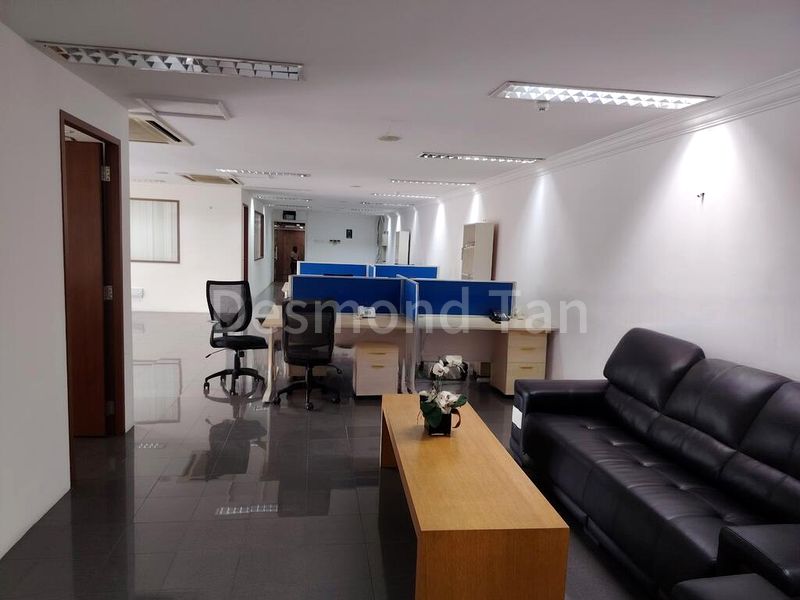 Light Industrial (B1) for Rent: Apico Industrial Building - Image 7