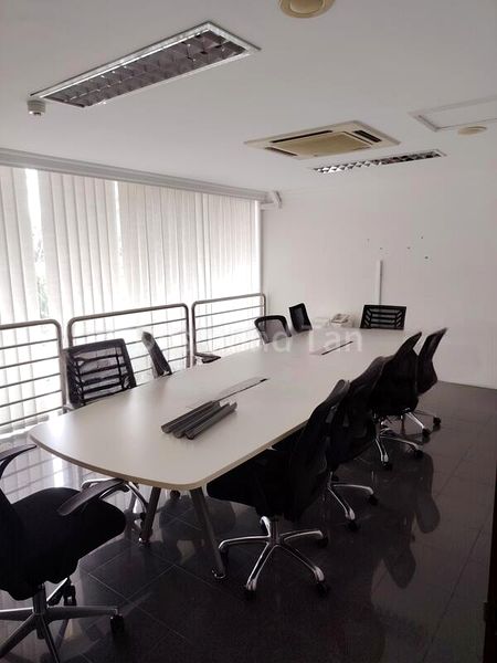 Light Industrial (B1) for Rent: Apico Industrial Building - Image 12