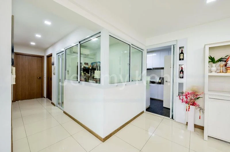 5 Room (5I) HDB for Sale in  439A Bukit Batok West Avenue 8 - Image 8