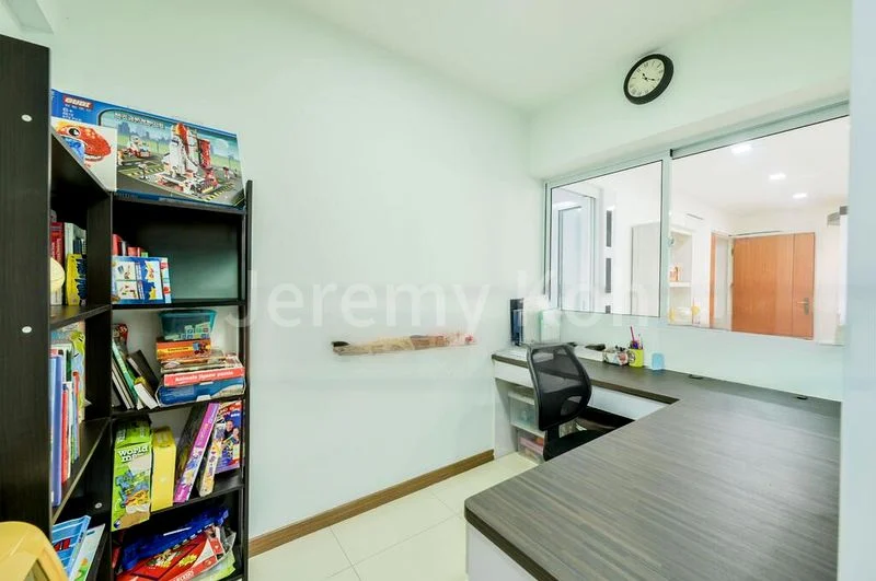 5 Room (5I) HDB for Sale in  439A Bukit Batok West Avenue 8 - Image 5