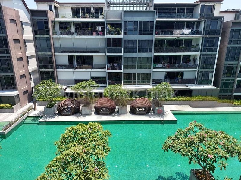 4 Bed Condo for Rent in  Stratum - Image 8