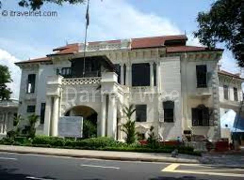 Mall Shop for Rent: ️City Hall MRT️ Gym Space, Including Showers - Image 1