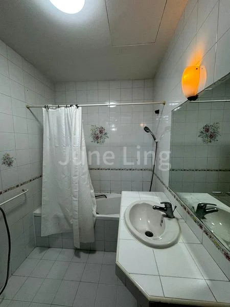 Master Room (Condo) for Rent in  Kum Hing Court - Image 4