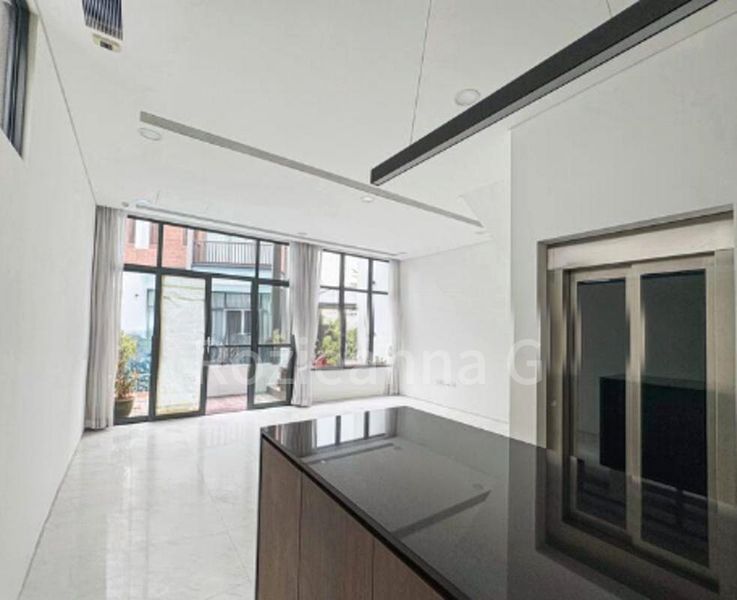 6 Bed Cluster House (Landed) for Sale in  Shamrock Park - Image 12