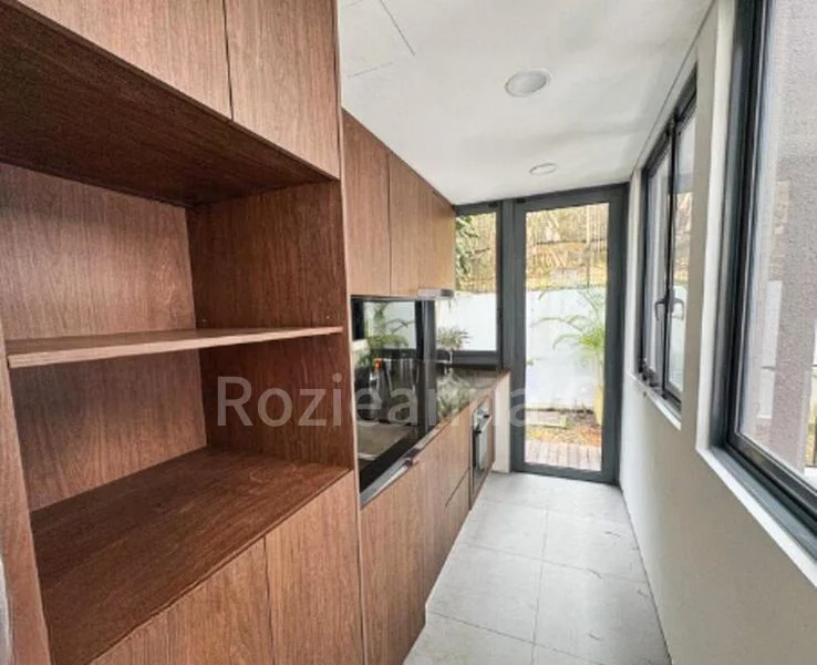 6 Bed Cluster House (Landed) for Sale in  Shamrock Park - Image 8