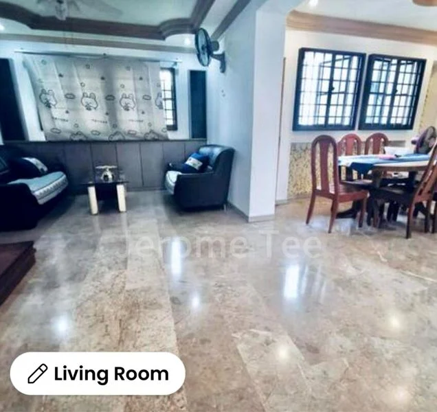 Maisonette HDB for Sale in  893A Tampines Avenue 8 - Image 1