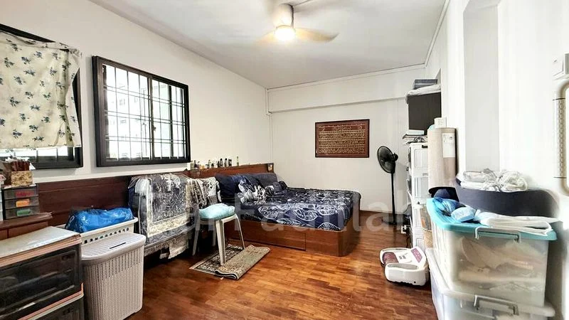 Executive HDB for Sale in  893 Tampines Avenue 8 - Image 10