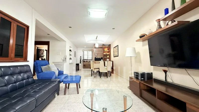 Executive HDB for Sale in  893 Tampines Avenue 8 - Image 4