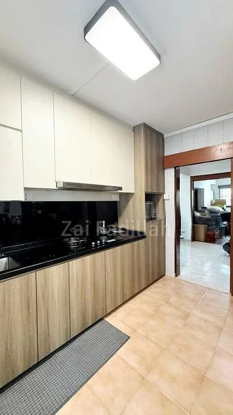 Executive HDB for Sale in  893 Tampines Avenue 8 - Image 6