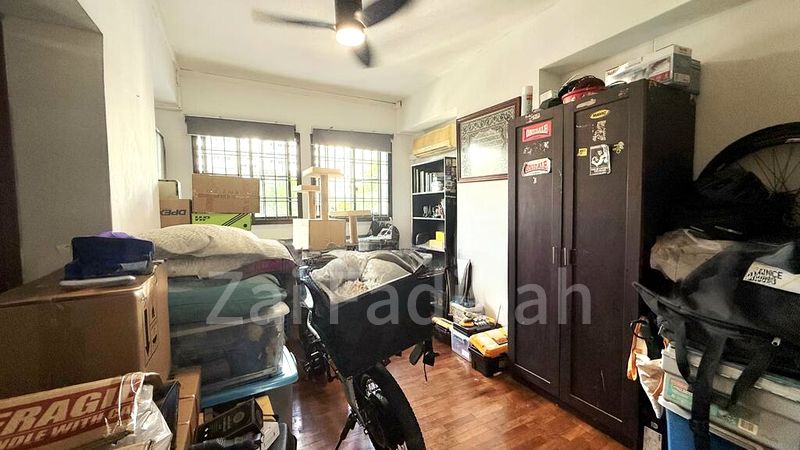 Executive HDB for Sale in  893 Tampines Avenue 8 - Image 8