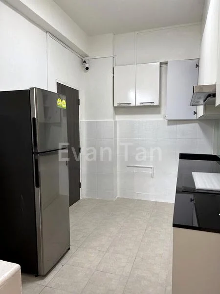 Master Room (Condo) for Rent in Kum Hing Court - Image 3