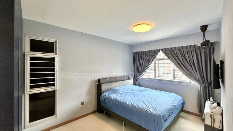 5 Room (5I) HDB for Sale in  439A Bukit Batok West Avenue 8 - Image 9