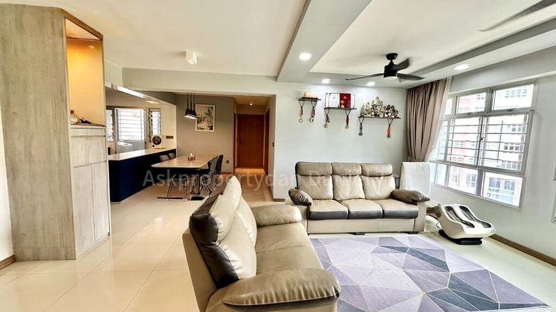 5 Room (5I) HDB for Sale in  439A Bukit Batok West Avenue 8 - Image 4