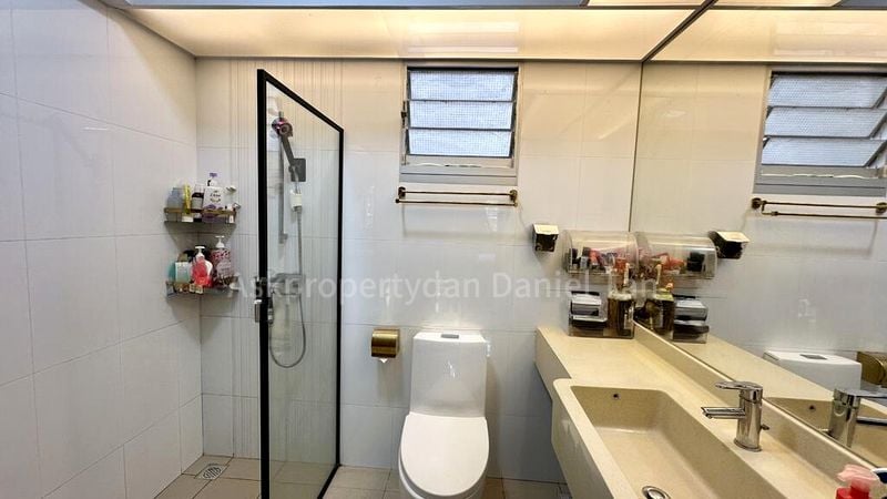 5 Room (5I) HDB for Sale in  439A Bukit Batok West Avenue 8 - Image 8