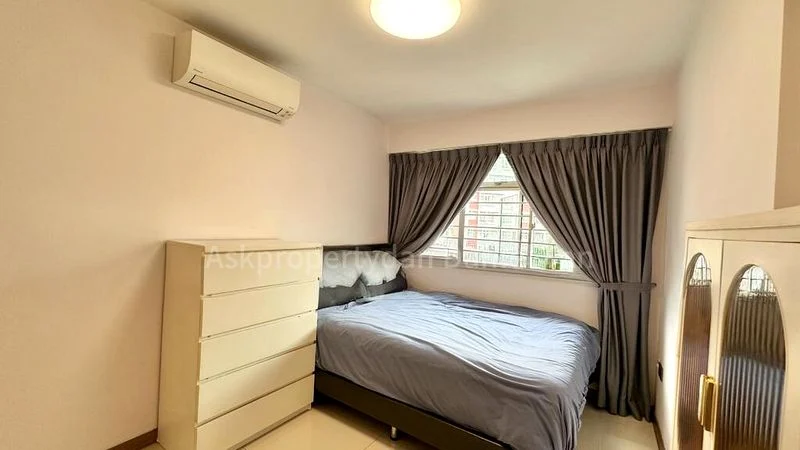 5 Room (5I) HDB for Sale in  439A Bukit Batok West Avenue 8 - Image 2