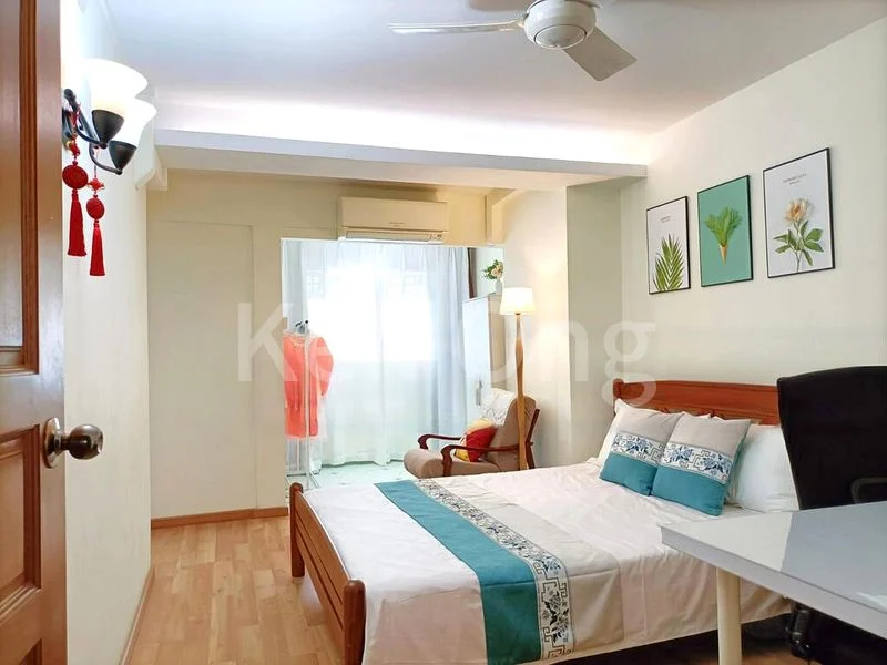 Master Room (HDB) for Rent in  4 Everton Park - Image 2