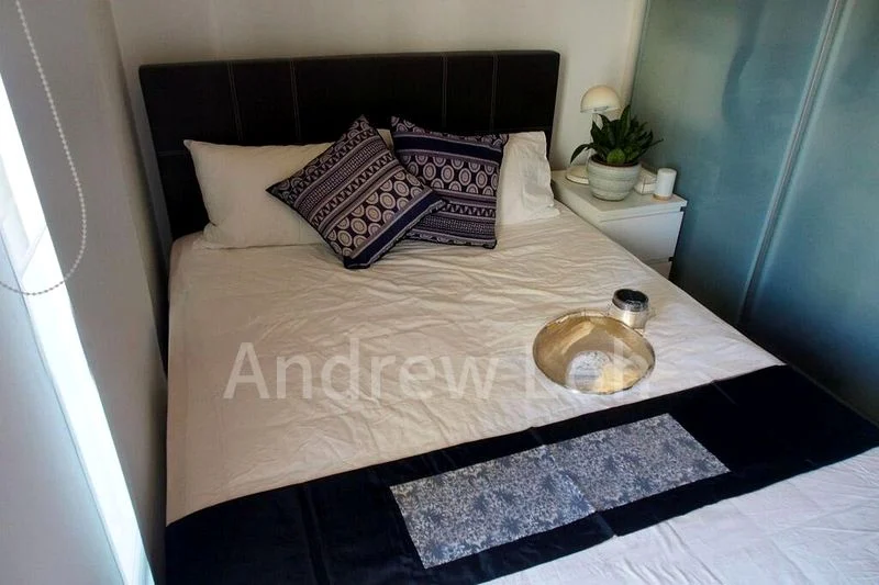 2 Bed Condo for Rent in  Paterson Linc - Image 2