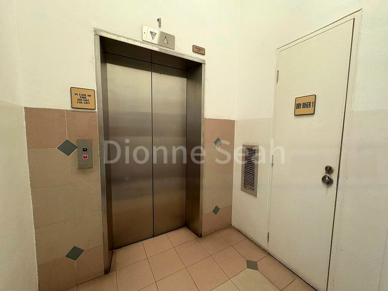 Light Industrial (B1) for Sale: Citilink Warehouse Complex - Image 10