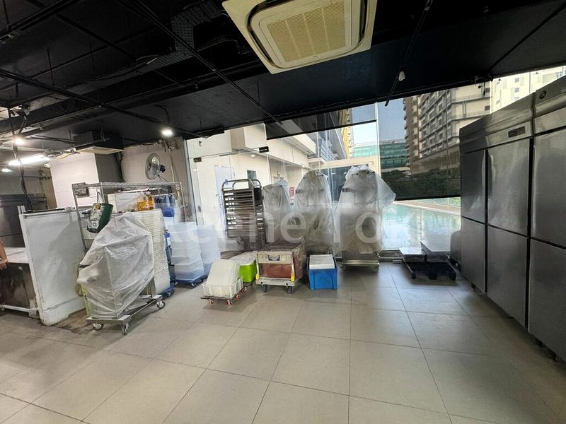 Light Industrial (B1) for Sale: The Commerze @ Irving - Image 3