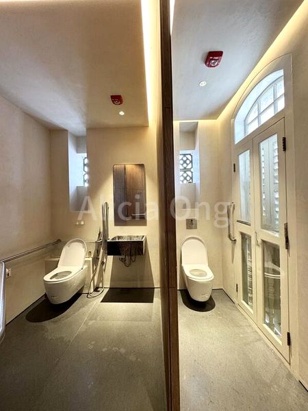 Shop / Shophouse for Rent: South Bridge Road - Image 2