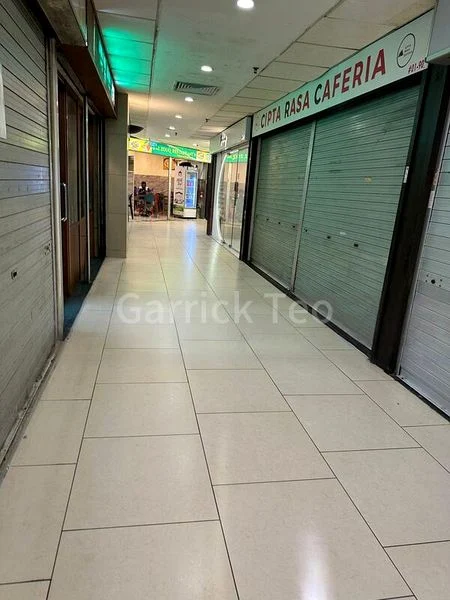 Shop / Shophouse for Sale: Lucky Plaza - Image 1