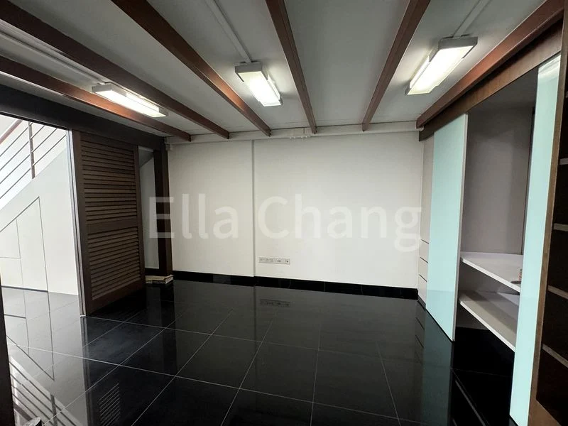 Office for Rent: The Central - Image 7