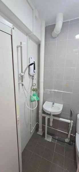 Common Room (HDB) for Rent in  729 Clementi West Street 2 - Image 4