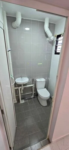 Common Room (HDB) for Rent in  729 Clementi West Street 2 - Image 3