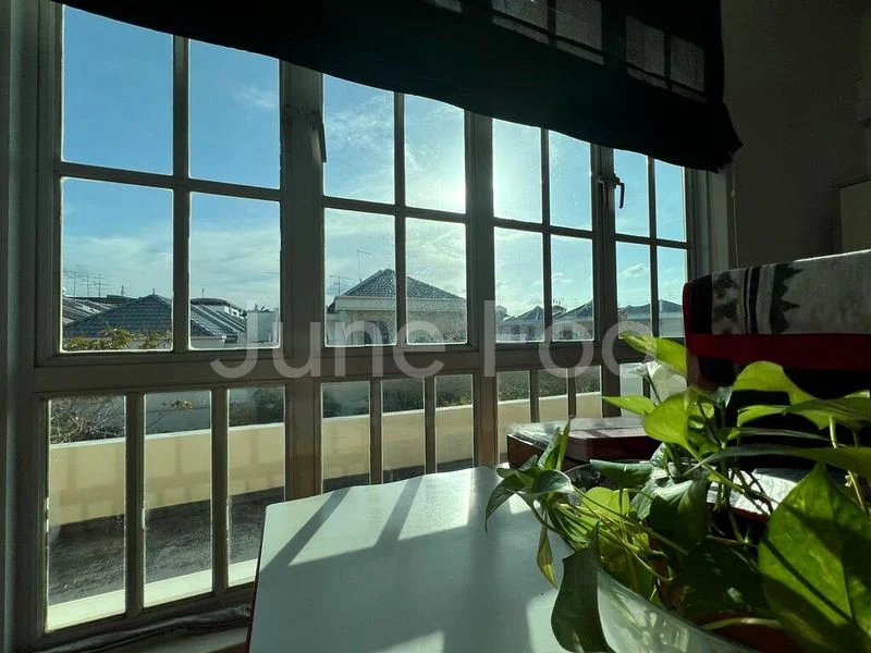 Room (Landed) for Rent in  Koh Sek Lim Road - Image 9