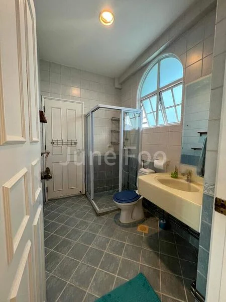 Room (Landed) for Rent in  Koh Sek Lim Road - Image 4