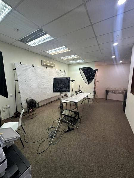 Light Industrial (B1) for Rent: "Bizlink Centre - Image 5